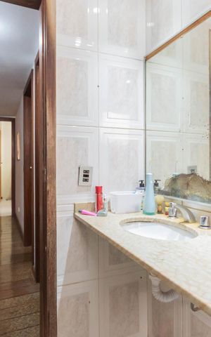 Apartamento para alugar com 200m², 4 quartos e 4 vagasBanheiro