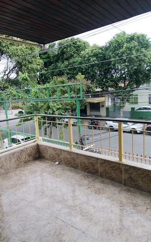 Casa à venda com 65m², 2 quartos e 1 vagaVaranda