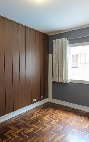 Casa para alugar com 401m², 4 quartos e 5 vagas Casa para alugar com 401m², 4 quartos e 5 vagasQuarto 3