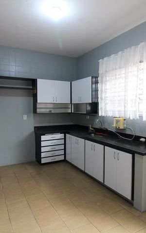 Casa para alugar com 401m², 4 quartos e 5 vagas Casa para alugar com 401m², 4 quartos e 5 vagasCozinha