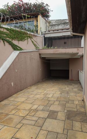 Casa para alugar com 401m², 4 quartos e 5 vagas Casa para alugar com 401m², 4 quartos e 5 vagasGaragem