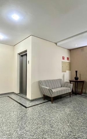 Apartamento à venda com 110m², 2 quartos e 2 vagas Apartamento à venda com 110m², 2 quartos e 2 vagasHall social