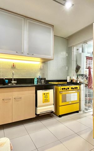 Apartamento à venda com 110m², 2 quartos e 2 vagas Apartamento à venda com 110m², 2 quartos e 2 vagasCozinha