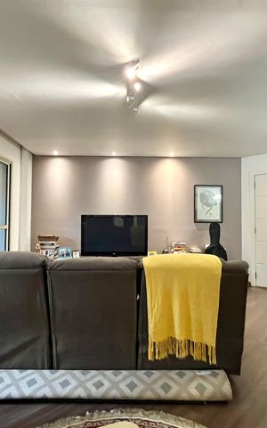 Apartamento à venda com 110m², 2 quartos e 2 vagas Apartamento à venda com 110m², 2 quartos e 2 vagasSala
