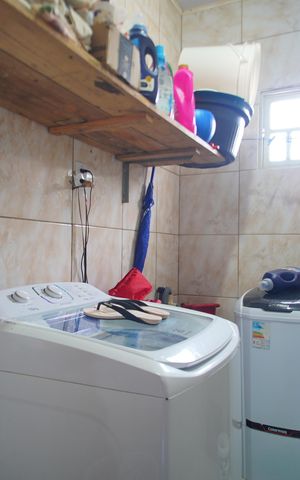 Casa à venda com 30m², 2 quartos e 1 vagaÁrea de Serviço