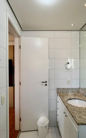 Apartamento à venda com 111m², 2 quartos e 2 vagas Apartamento à venda com 111m², 2 quartos e 2 vagasBanheiro Suíte