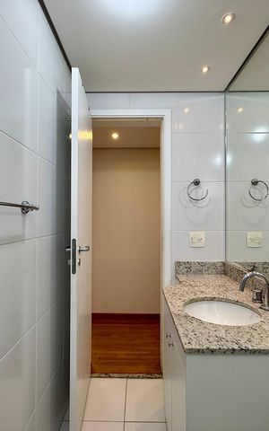 Apartamento à venda com 111m², 2 quartos e 2 vagas Apartamento à venda com 111m², 2 quartos e 2 vagasBanheiro Social