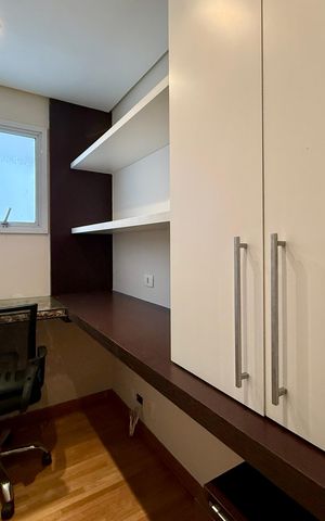 Apartamento à venda com 111m², 2 quartos e 2 vagas Apartamento à venda com 111m², 2 quartos e 2 vagasEscritório