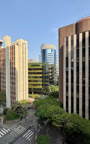 Apartamento à venda com 111m², 2 quartos e 2 vagas Apartamento à venda com 111m², 2 quartos e 2 vagasVista