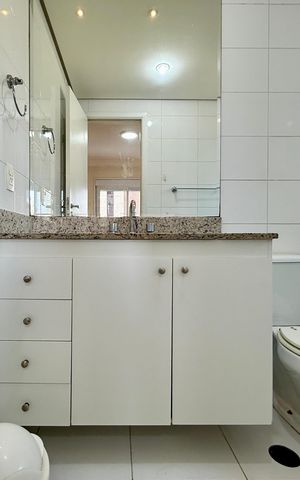 Apartamento à venda com 111m², 2 quartos e 2 vagas Apartamento à venda com 111m², 2 quartos e 2 vagasBanheiro Suíte