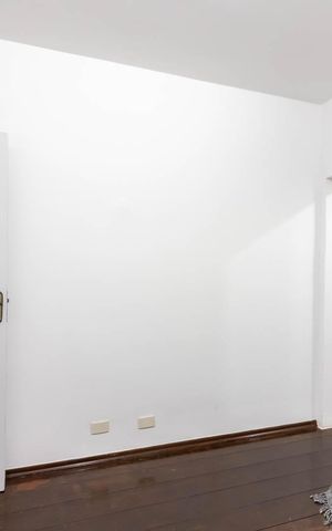 Casa à venda com 300m², 6 quartos e 2 vagas Casa à venda com 300m², 6 quartos e 2 vagasCasa 1 - Quarto 3