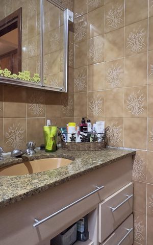 Casa à venda com 288m², 3 quartos e 4 vagas Casa à venda com 288m², 3 quartos e 4 vagasBanheiro da Suíte