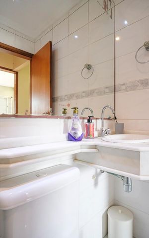 Apartamento à venda com 75m², 3 quartos e 2 vagasBanheiro social
