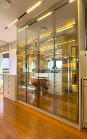Apartamento à venda com 360m², 5 quartos e 4 vagas Apartamento à venda com 360m², 5 quartos e 4 vagasCloset suite 1