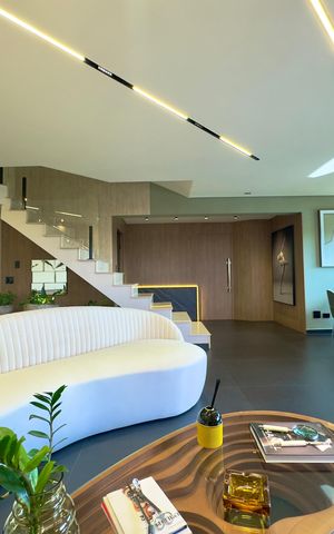 Apartamento à venda com 360m², 5 quartos e 4 vagas Apartamento à venda com 360m², 5 quartos e 4 vagasSala 1