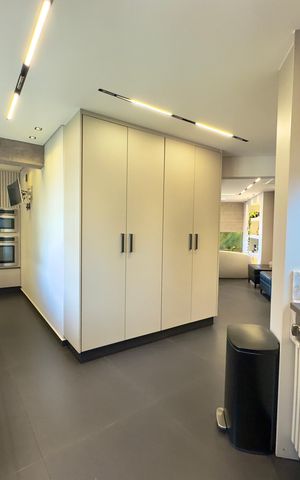 Apartamento à venda com 360m², 5 quartos e 4 vagas Apartamento à venda com 360m², 5 quartos e 4 vagasCozinha