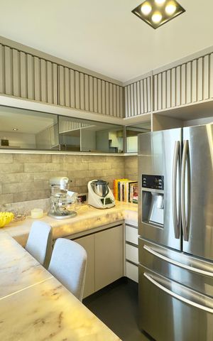 Apartamento à venda com 360m², 5 quartos e 4 vagas Apartamento à venda com 360m², 5 quartos e 4 vagasCozinha