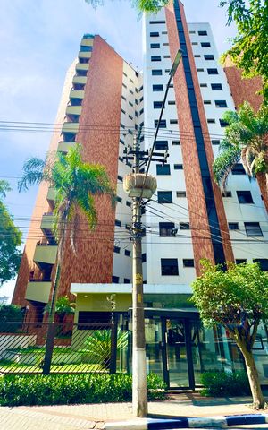 Apartamento à venda com 360m², 5 quartos e 4 vagas Apartamento à venda com 360m², 5 quartos e 4 vagasFachada do Prédio