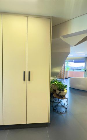 Apartamento à venda com 360m², 5 quartos e 4 vagas Apartamento à venda com 360m², 5 quartos e 4 vagasCozinha