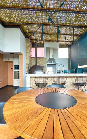 Apartamento à venda com 360m², 5 quartos e 4 vagas Apartamento à venda com 360m², 5 quartos e 4 vagasEspaço Gourmet