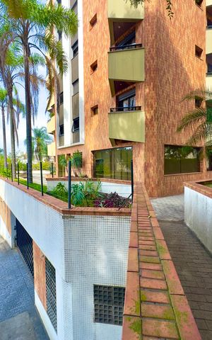 Apartamento à venda com 360m², 5 quartos e 4 vagas Apartamento à venda com 360m², 5 quartos e 4 vagasÁrea comum