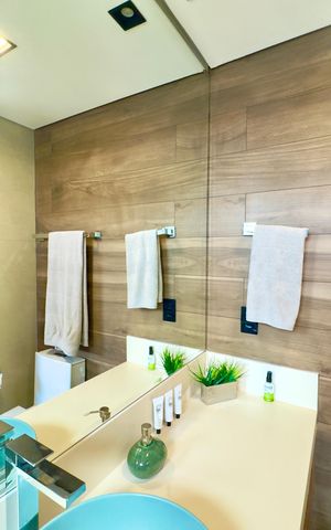 Apartamento à venda com 360m², 5 quartos e 4 vagas Apartamento à venda com 360m², 5 quartos e 4 vagasBanheiro da Suíte 2