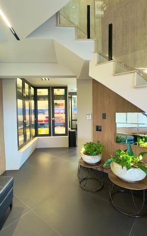 Apartamento à venda com 360m², 5 quartos e 4 vagas Apartamento à venda com 360m², 5 quartos e 4 vagasSala 1