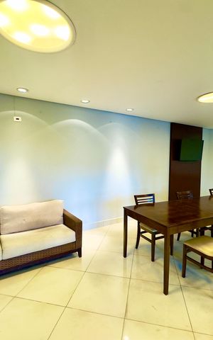 Apartamento à venda com 360m², 5 quartos e 4 vagas Apartamento à venda com 360m², 5 quartos e 4 vagasSalão de Festas