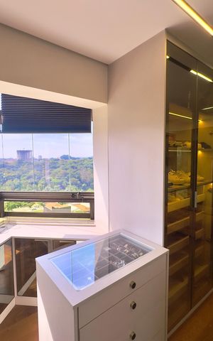 Apartamento à venda com 360m², 5 quartos e 4 vagas Apartamento à venda com 360m², 5 quartos e 4 vagasCloset suite 1