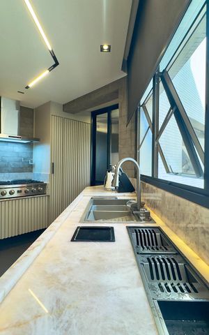 Apartamento à venda com 360m², 5 quartos e 4 vagas Apartamento à venda com 360m², 5 quartos e 4 vagasCozinha