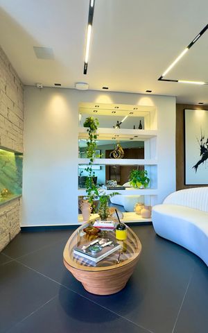 Apartamento à venda com 360m², 5 quartos e 4 vagas Apartamento à venda com 360m², 5 quartos e 4 vagasSala 1