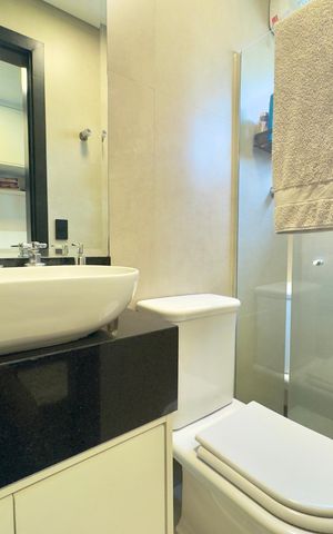 Apartamento à venda com 360m², 5 quartos e 4 vagas Apartamento à venda com 360m², 5 quartos e 4 vagasBanheiro social