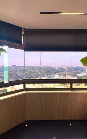 Apartamento à venda com 360m², 5 quartos e 4 vagas Apartamento à venda com 360m², 5 quartos e 4 vagasVaranda da Sala