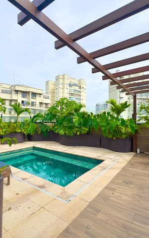 Apartamento à venda com 360m², 5 quartos e 4 vagas Apartamento à venda com 360m², 5 quartos e 4 vagasPiscina privativa