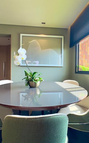 Apartamento à venda com 360m², 5 quartos e 4 vagas Apartamento à venda com 360m², 5 quartos e 4 vagasSala de Jantar