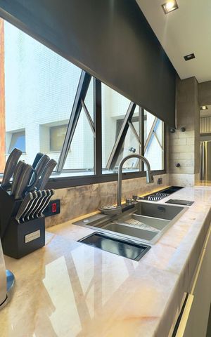 Apartamento à venda com 360m², 5 quartos e 4 vagas Apartamento à venda com 360m², 5 quartos e 4 vagasCozinha