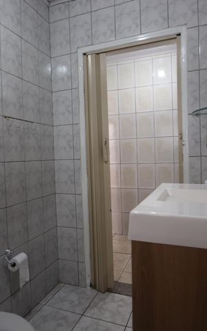 Casa à venda com 120m², 2 quartos e 1 vagaBanheiro
