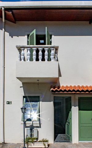 Casa de condomínio à venda com 128m², 2 quartos e 1 vaga Casa de condomínio à venda com 128m², 2 quartos e 1 vagaFachada