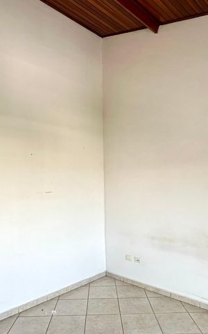 Casa à venda com 174m², 3 quartos e 2 vagas Casa à venda com 174m², 3 quartos e 2 vagasQuarto Suíte