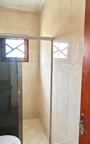 Casa à venda com 174m², 3 quartos e 2 vagas Casa à venda com 174m², 3 quartos e 2 vagasBanheiro 1