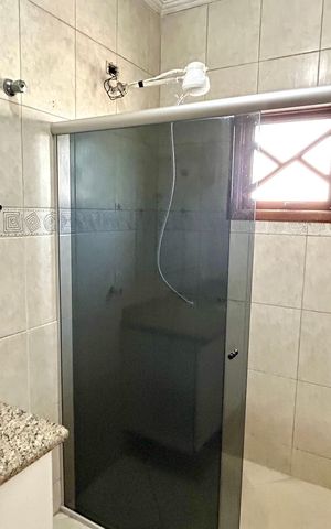 Casa à venda com 174m², 3 quartos e 2 vagas Casa à venda com 174m², 3 quartos e 2 vagasBanheiro da Suíte