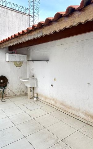 Casa à venda com 174m², 3 quartos e 2 vagas Casa à venda com 174m², 3 quartos e 2 vagasÁrea de Serviço