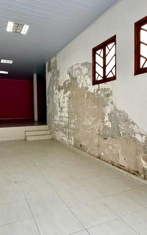 Casa à venda com 174m², 3 quartos e 2 vagas Casa à venda com 174m², 3 quartos e 2 vagasSalão