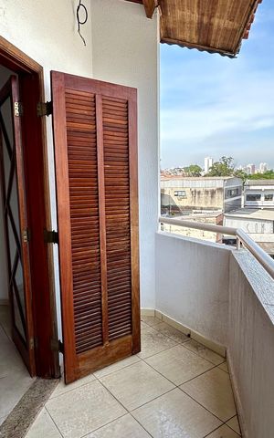 Casa à venda com 174m², 3 quartos e 2 vagas Casa à venda com 174m², 3 quartos e 2 vagasSacada da suíte