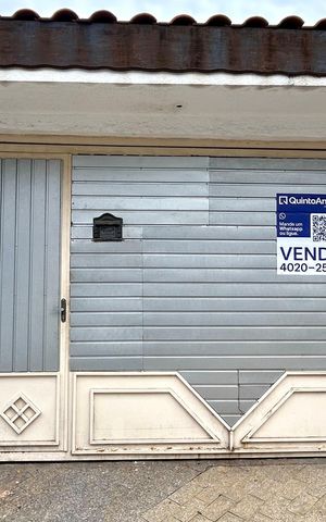 Casa à venda com 174m², 3 quartos e 2 vagas Casa à venda com 174m², 3 quartos e 2 vagasPlaca instalada na fachada do imóvel