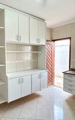 Casa à venda com 174m², 3 quartos e 2 vagas Casa à venda com 174m², 3 quartos e 2 vagasCozinha