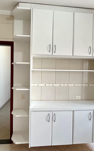 Casa à venda com 174m², 3 quartos e 2 vagas Casa à venda com 174m², 3 quartos e 2 vagasCozinha