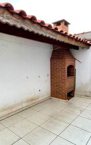 Casa à venda com 174m², 3 quartos e 2 vagas Casa à venda com 174m², 3 quartos e 2 vagasÁrea de Serviço