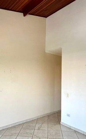 Casa à venda com 174m², 3 quartos e 2 vagas Casa à venda com 174m², 3 quartos e 2 vagasQuarto Suíte
