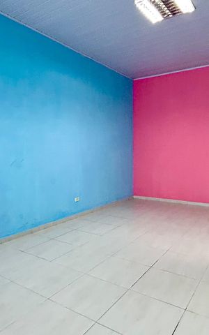 Casa à venda com 174m², 3 quartos e 2 vagas Casa à venda com 174m², 3 quartos e 2 vagasSalão